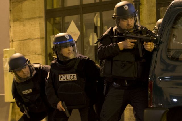 Έφοδοι της αντιτρομοκρατικής σε γαλλικές πόλεις, κυνηγητό για τον ύποπτο